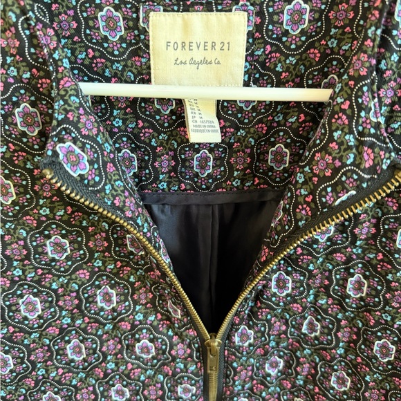 Quilted Style Multicolor Floral Zip-Up Jacket - Picture 3 of 4